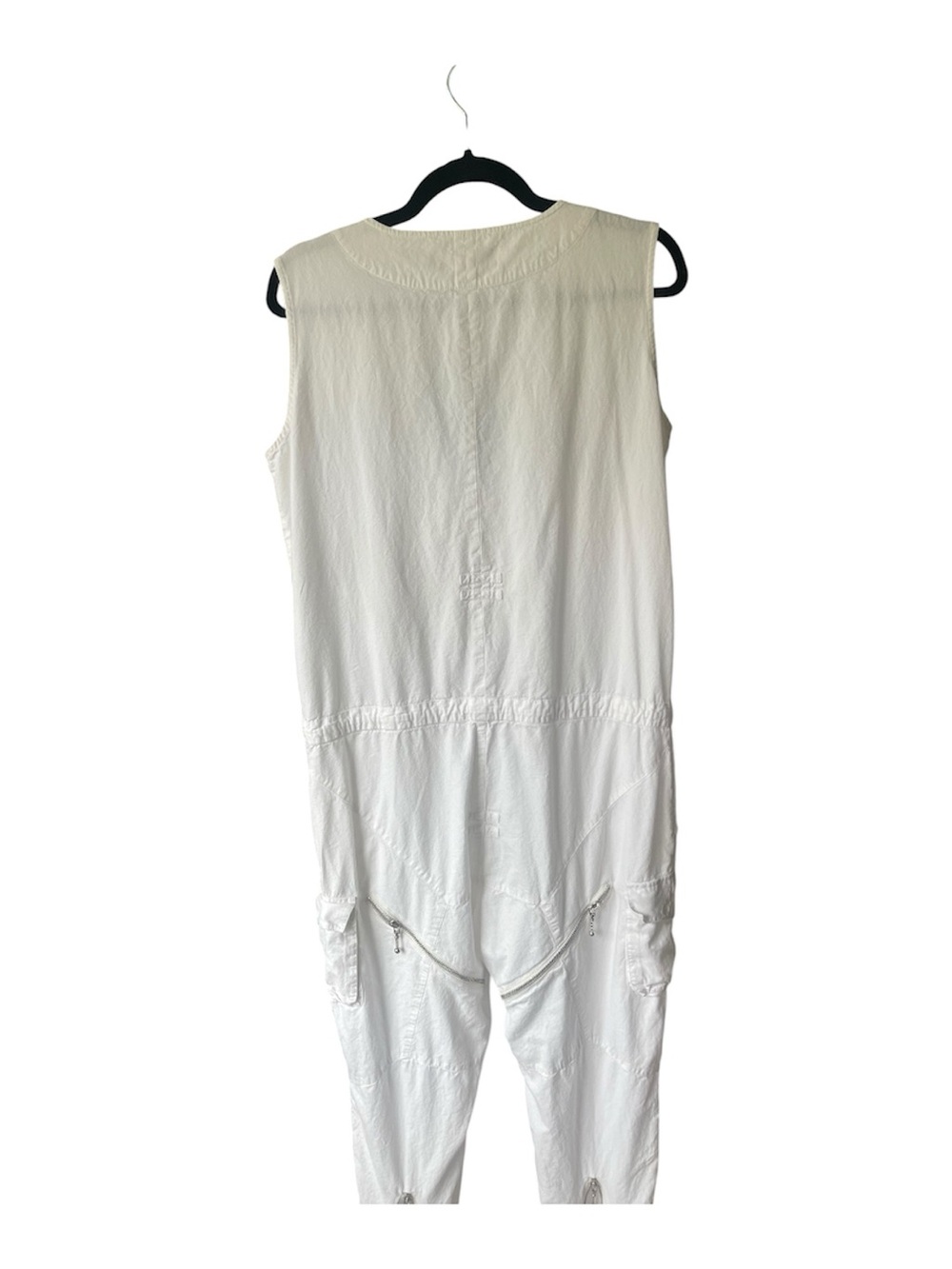 The Unisex Arahant Magi Jumpsuit in white is a sleeveless, drop-crotch design, M - Picture 9 of 11